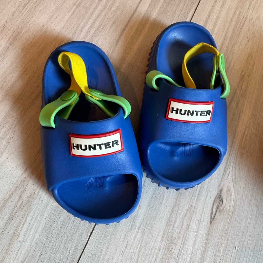 Hunter Kids Blue Sandals with Green and Yellow Accents